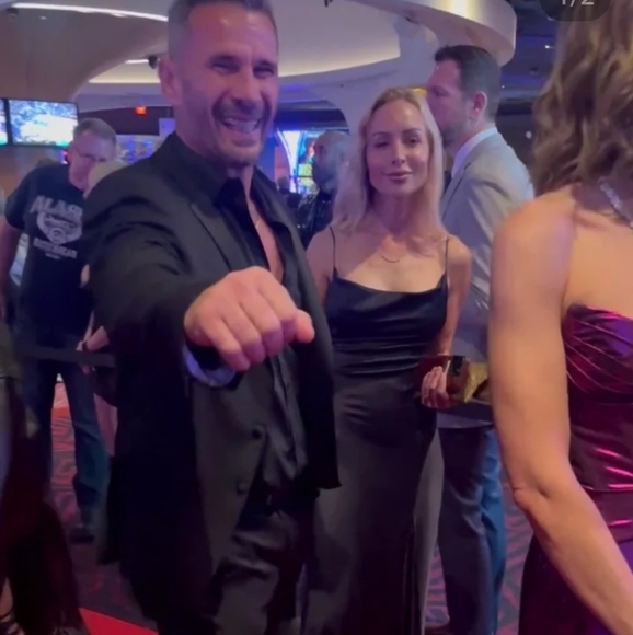 Meet your Posher, Cassie - Picture 2 of 16